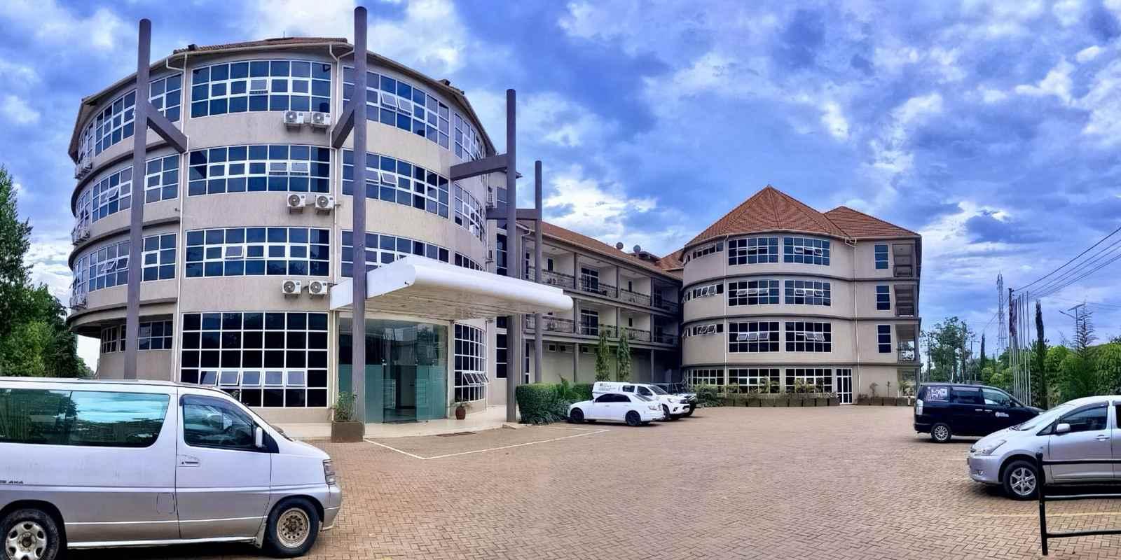 Spacious-parking-for-vehicles-at-Mbale-Courts-View-Hotel---Mbale-City